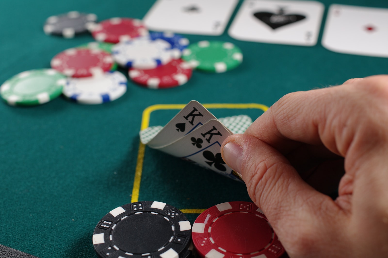 Lire la suite à propos de l’article Comment gagner beaucoup d’argent au casino: stratégies et astuces de jeu pratiques