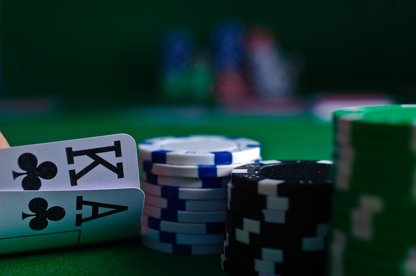 Lire la suite à propos de l’article Comment gagner au blackjack : Les 8 meilleures stratégies pour optimiser vos chances de remporter le jackpot
