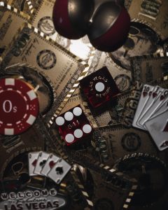 Lire la suite à propos de l’article Comment Savoir Qui Commence au Poker ?